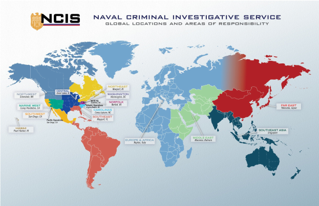 Weltkartenplakat mit Markierungen der Standorte von naval criminal investigative services in farbcodierten Regionen und erklärendem Text.