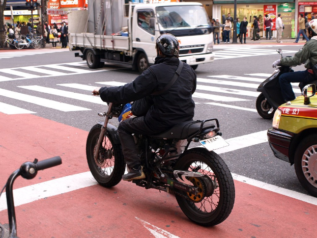 POL-DO: Vollgas bei der Motorradschau: Menschen und Maschinen im Fokus am Polizeistand