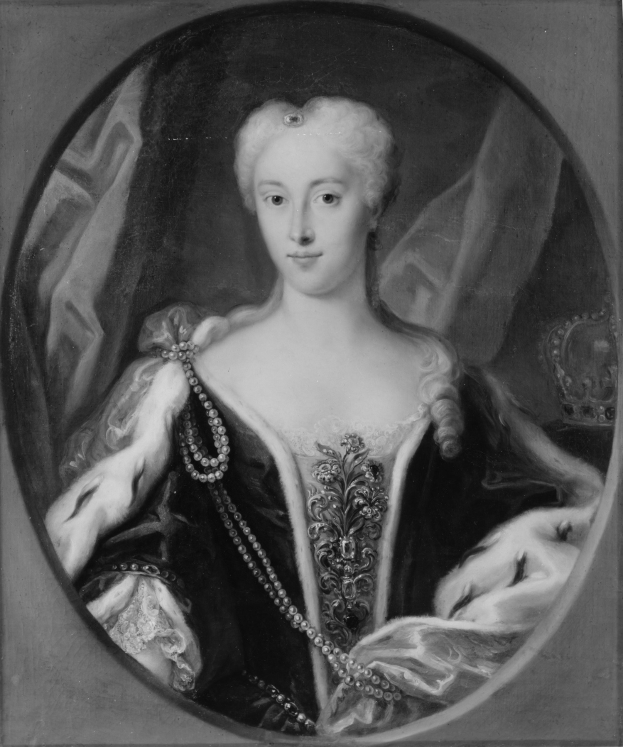 Schwarz-weißes Porträt einer Frau in einem prunkvollen Kleid, wahrscheinlich Königin Elizabeth I. von England, mit einem klassischen Hochsteckdutt und einem würdevollen Gesichtsausdruck.