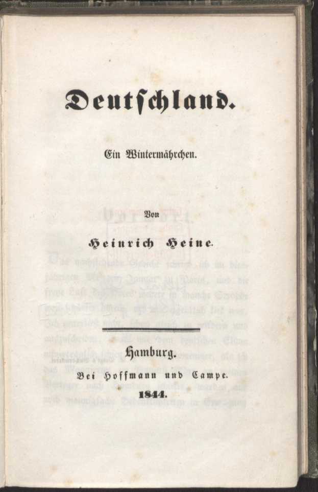 Altes Buch mit dem Titel "Deutschland" auf dem Cover vor schwarzem Hintergrund.