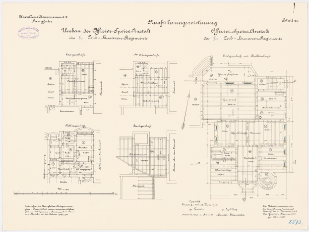 Schwarz-weißer Architekturgrundriss des ehemaligen Bundeskanzleramts in der Bundesrepublik Deutschland, mit detaillierter Planung und beschrifteten Räumen und Bauelementen.