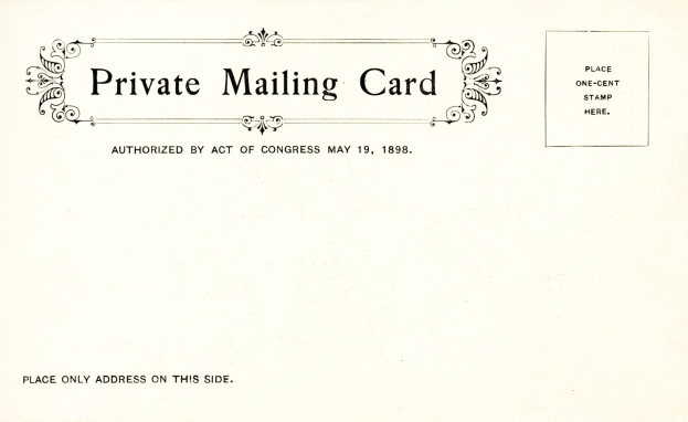 Private Postkarte mit Schwarz-Wei├č-Design und Textangabe des Zwecks.