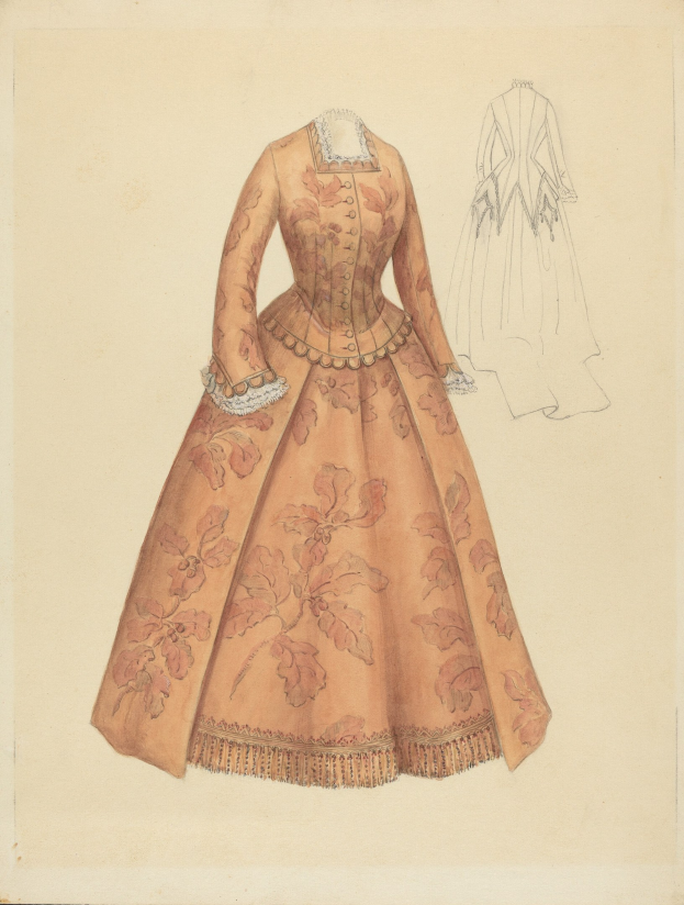 Eine detaillierte Zeichnung eines Kostümdesigns aus dem 18. Jahrhundert, das ein langes, blumenförmiges Kleid mit hohem Kragen, vollem Rock und Spitzenbesatz zeigt, vor einem hellblauen Hintergrund.