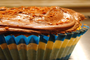 Eine Vielfalt an Lebensmitteln, die gemeinsam präsentiert werden.