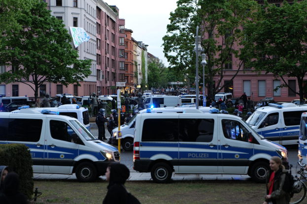 POL-HF: Verwendetes Raub - Jugendliche greifen Herforder an